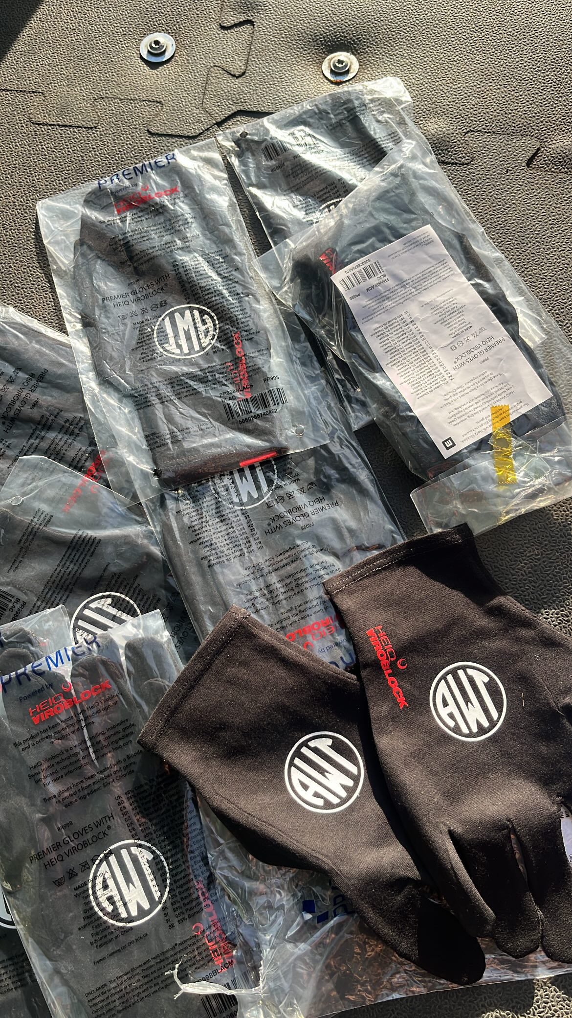 AWT GLOVES