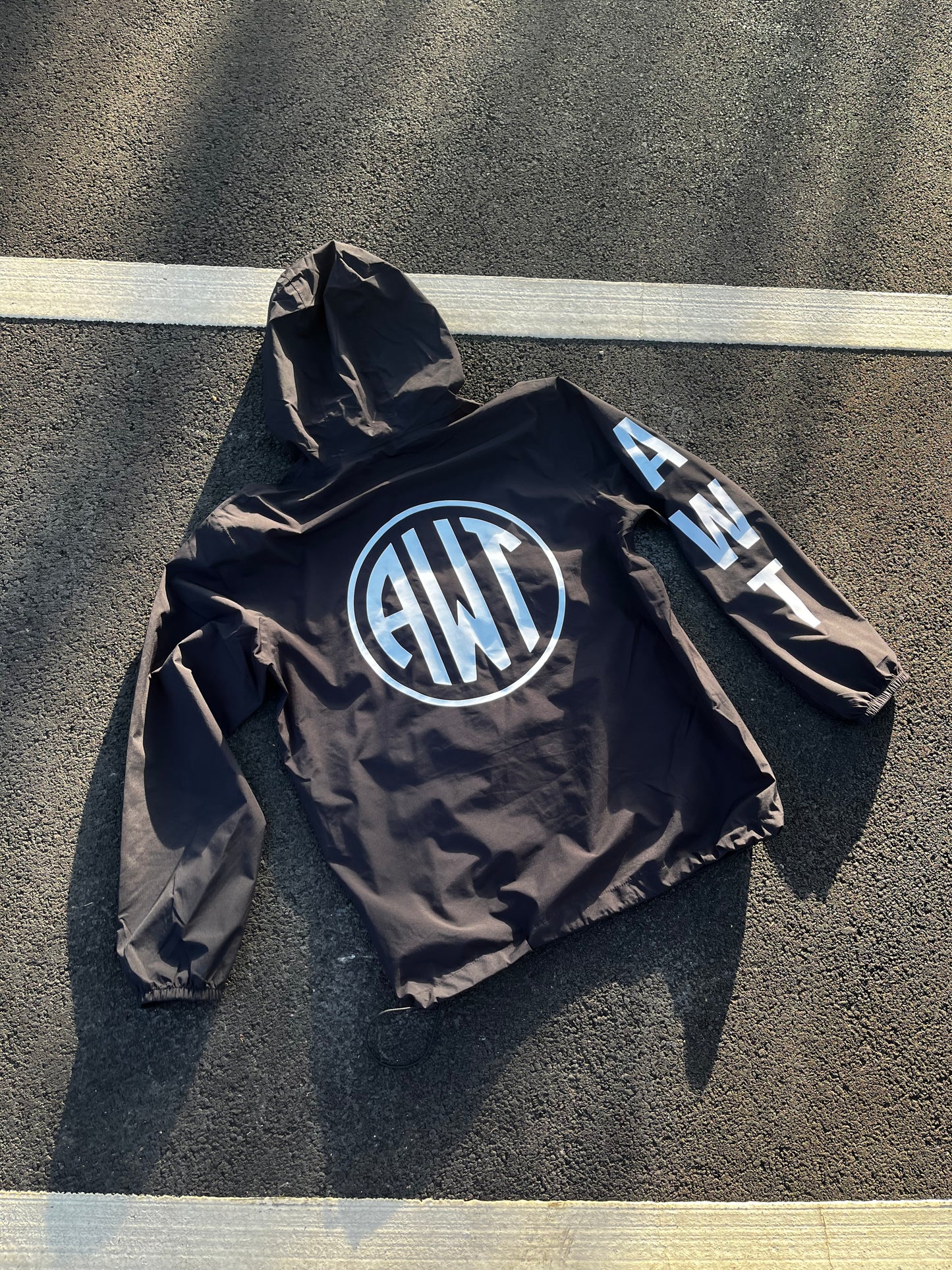 WHITE WIND-BREAKER JACKET