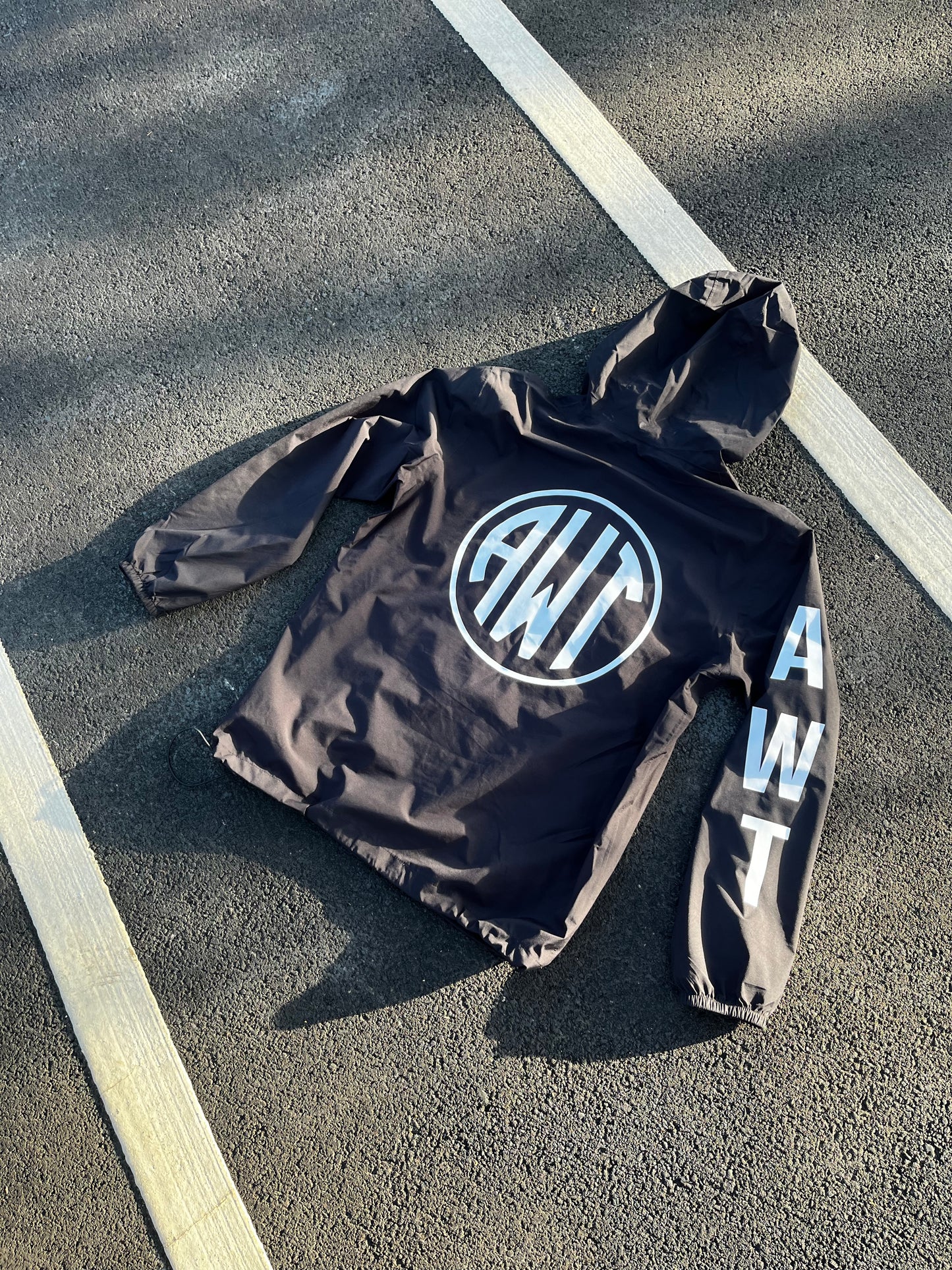 WHITE WIND-BREAKER JACKET